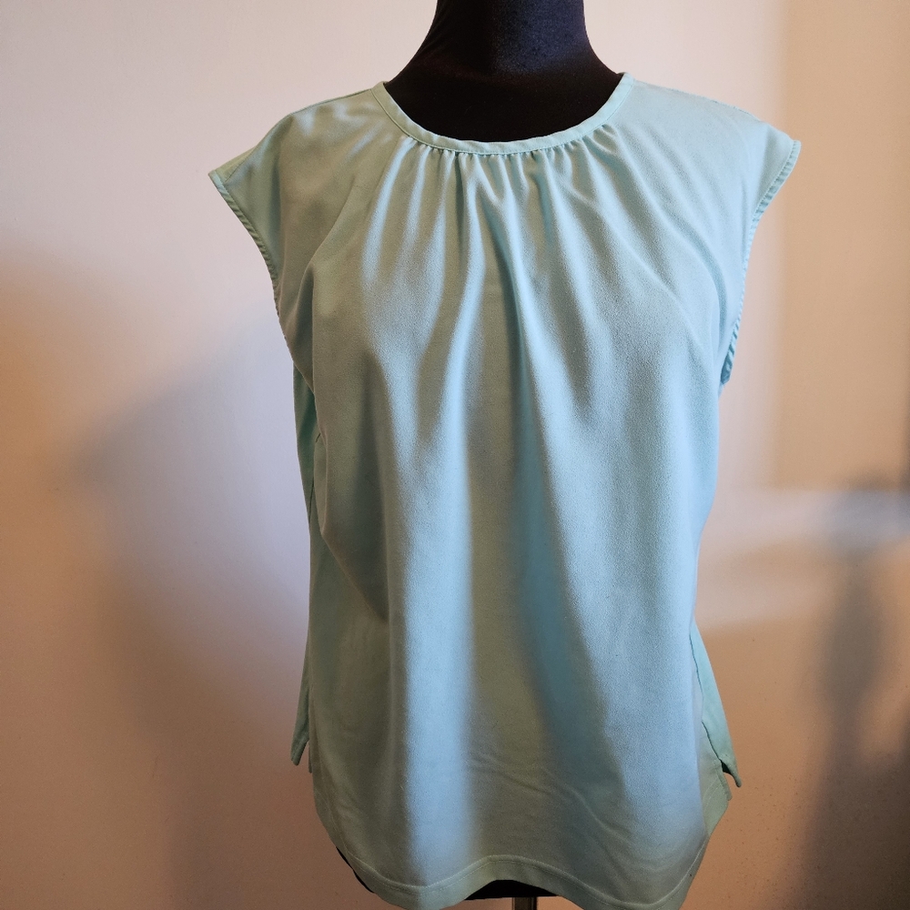 Van Heusen Women's Light Aqua Sleeveless Top Size Large
